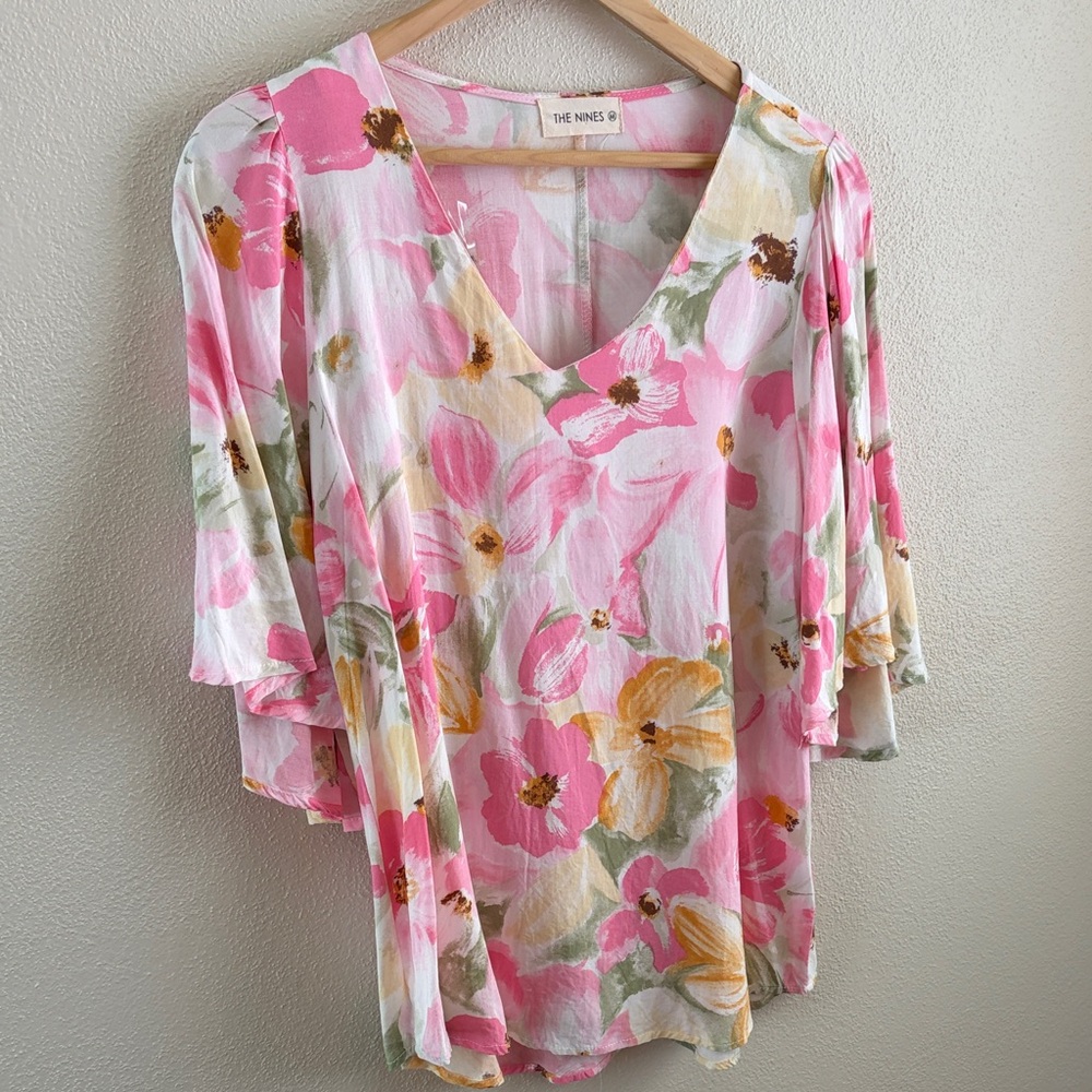 The Nines floral v-neck flutter sleeve top women’s | size medium